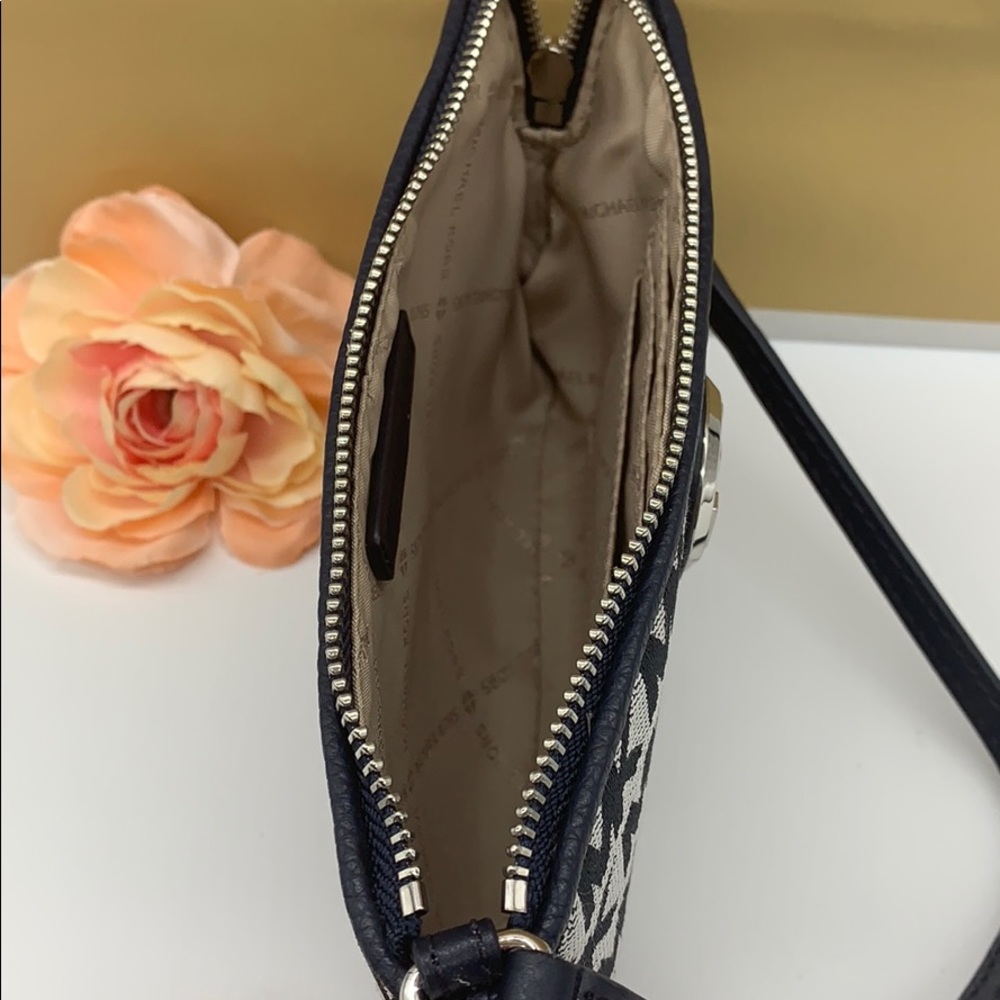 MICHAEL KORS BEDFORD LG EW TZ TOTE &Lg TZ Wristlet - Picture 9 of 11